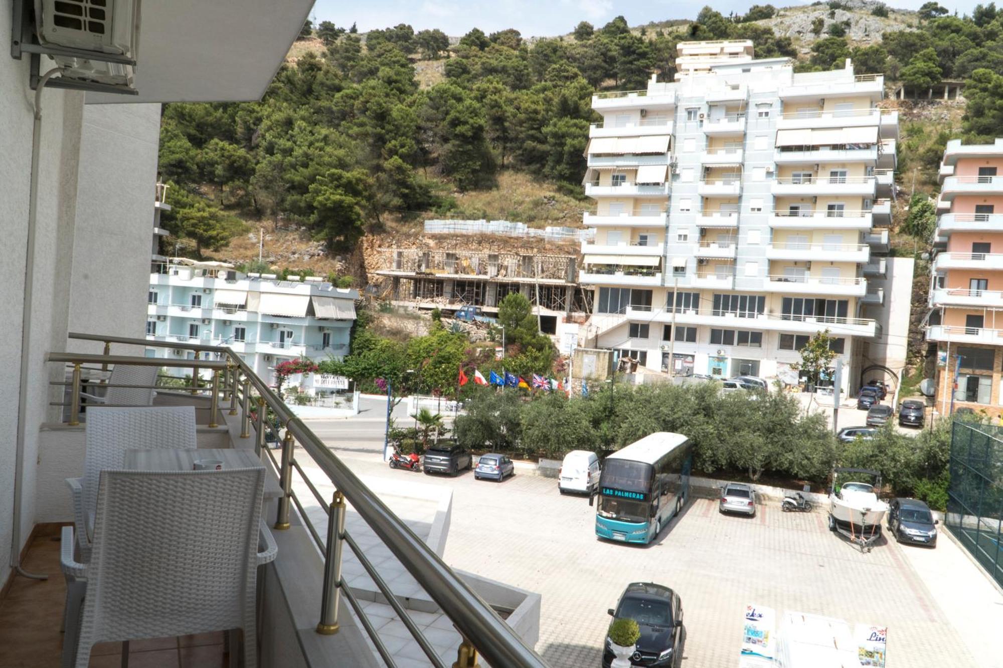 Hotel Mediterrane Саранда Экстерьер фото