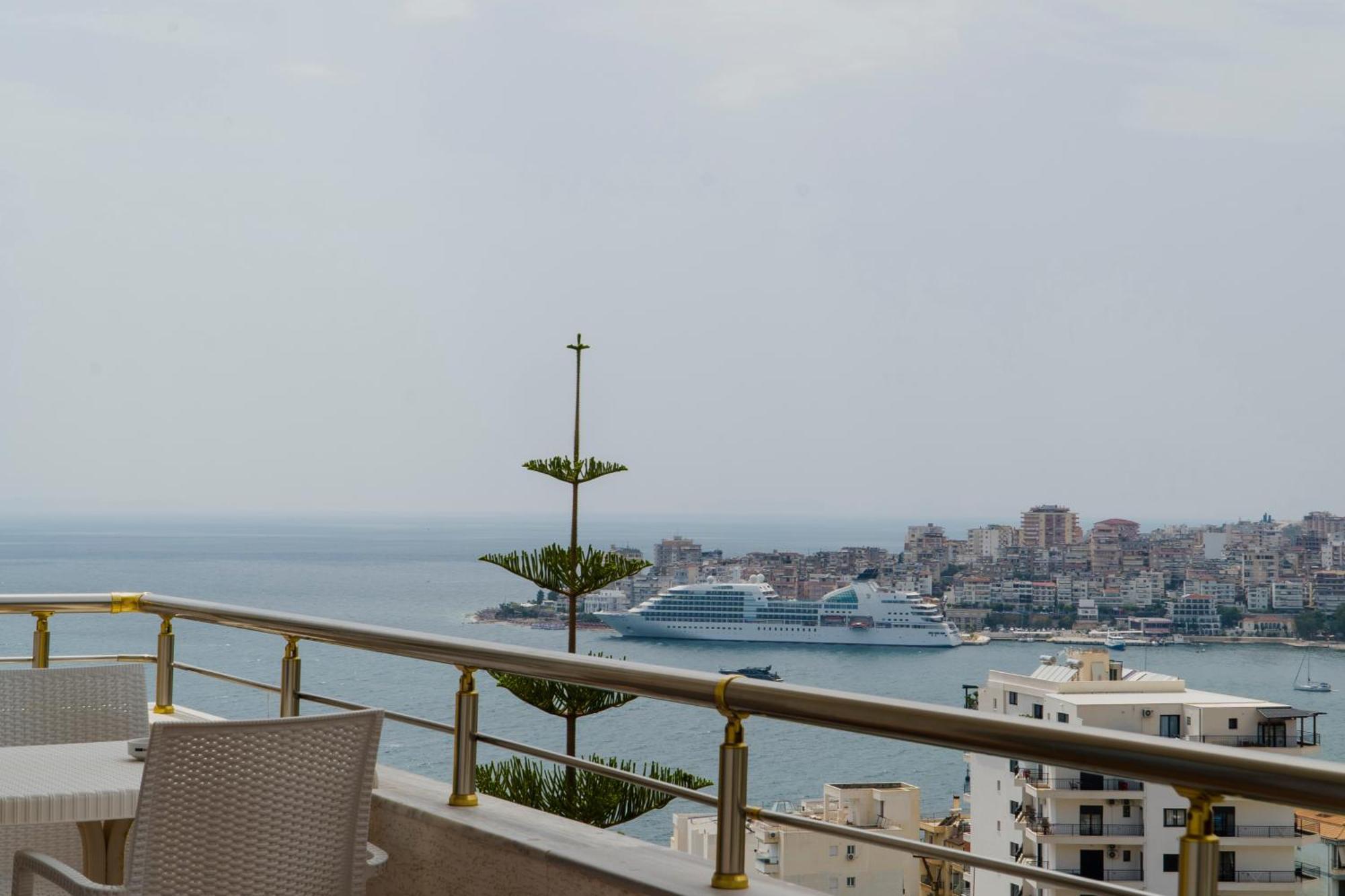 Hotel Mediterrane Саранда Экстерьер фото