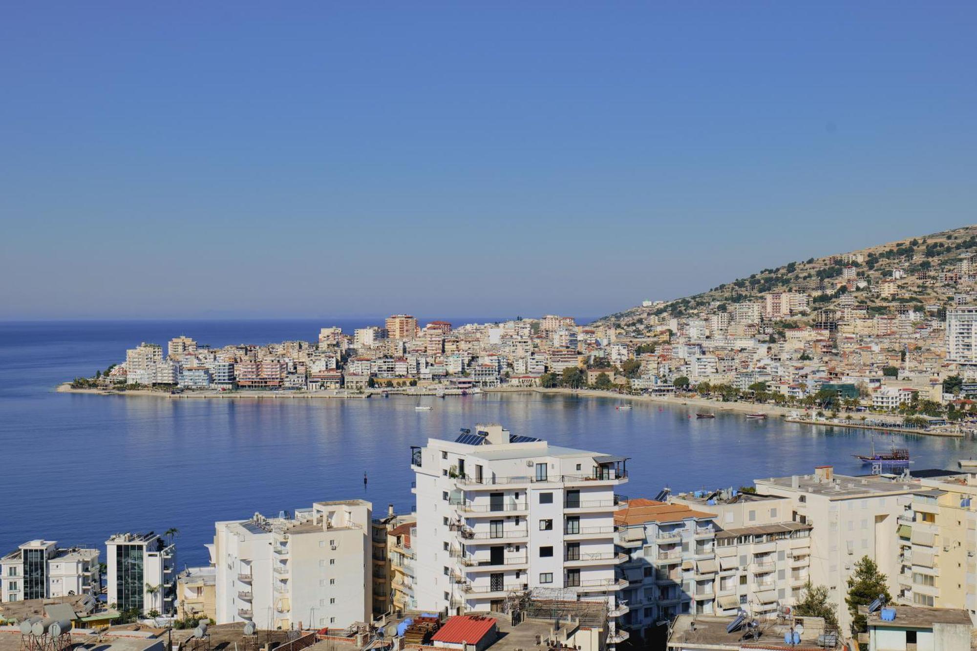Hotel Mediterrane Саранда Экстерьер фото