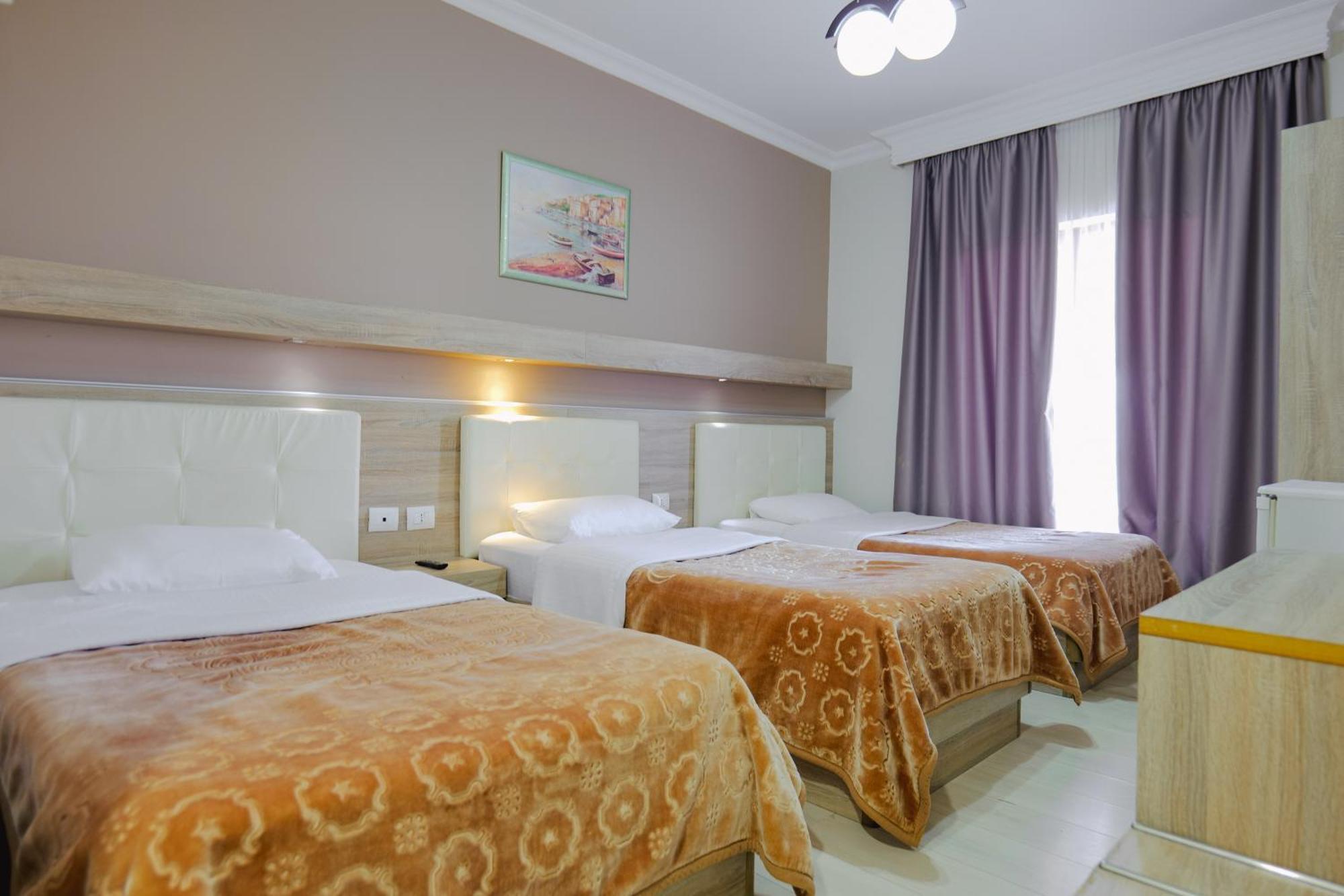 Hotel Mediterrane Саранда Экстерьер фото