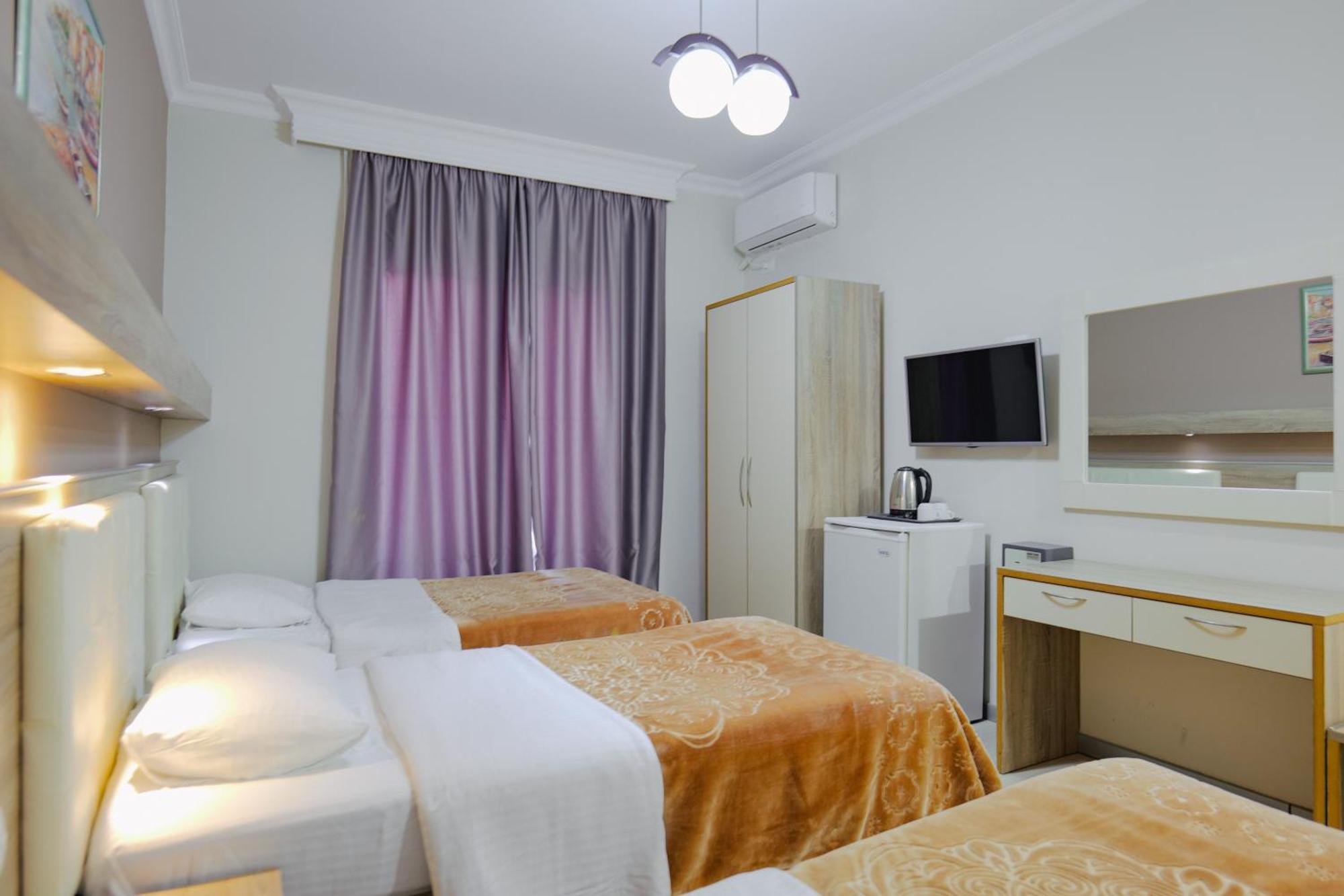 Hotel Mediterrane Саранда Экстерьер фото